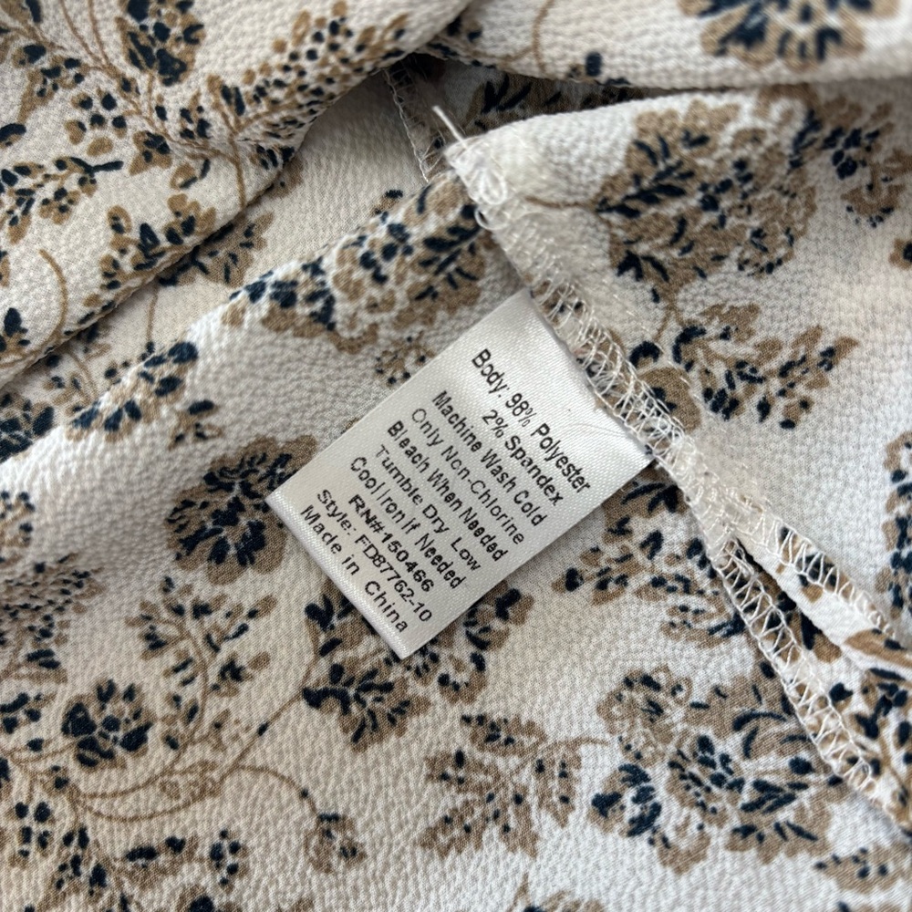 Fun2Fun Floral Print Blouse Size M - Picture 4 of 4